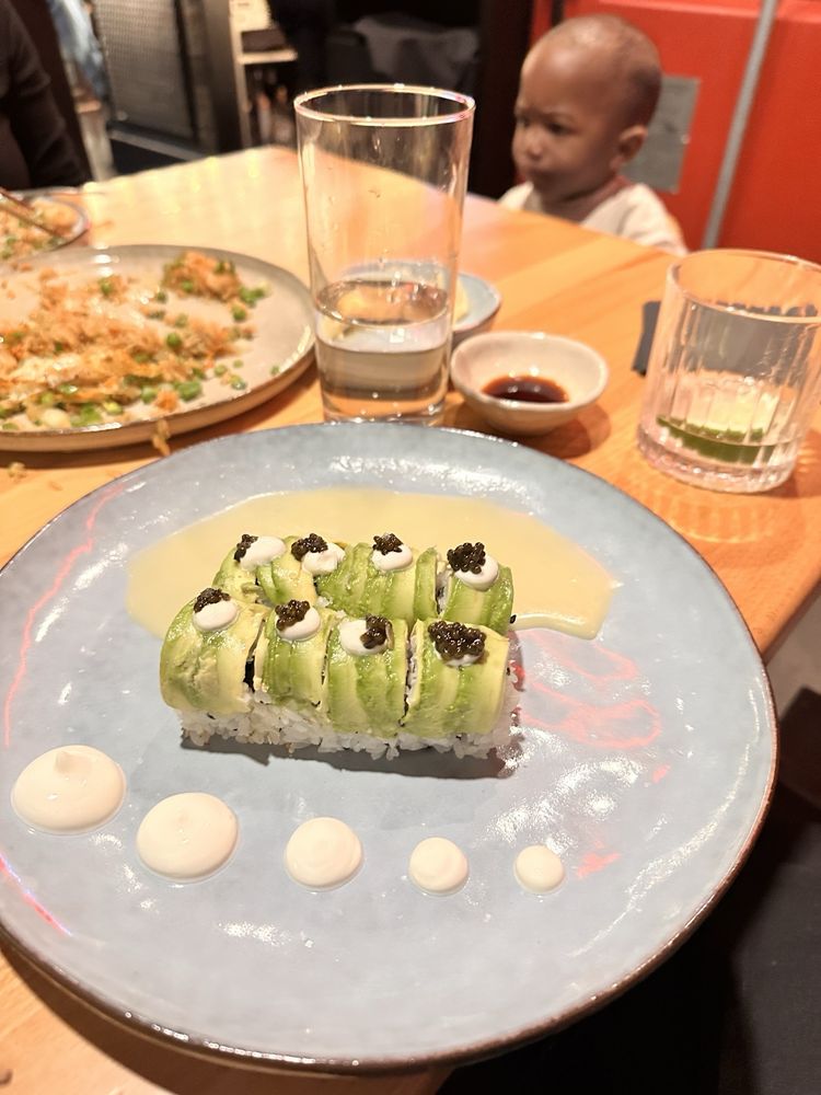 990 Broad Sushi Kitchen