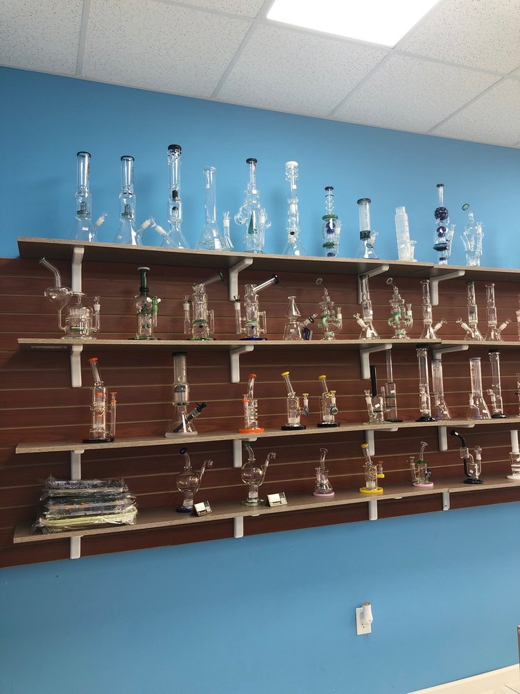 SMOKER’S CORNER with photos Updated August 2024 12 Photos 515 Fm