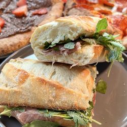 Bluffs Pizza Pub
