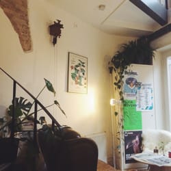 Livingstone Coffee - Het hoekje bij de ingang, met de trap naar boven.