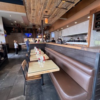 Hook Burger - Counter ordering with food delivered hot and fresh - Burgers Near Me - Burbank, California Hook Burger - Counter ordering with food delivered hot and fresh - Burgers Near Me - Burbank, California