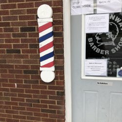 Lincoln Way Barber Shop - Front door