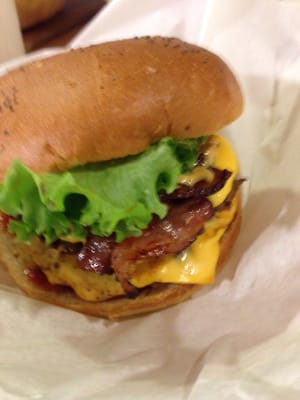 Holy Cow! Gourmet Burger Co. LAUSANNE CHENEAU-DE-BOURG by null