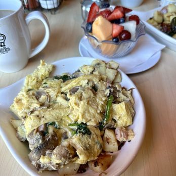 Two Chicks - Red Chick Scramble with fruit - Breakfast & Brunch Near Me - Reno, Nevada Two Chicks - Red Chick Scramble with fruit - Breakfast & Brunch Near Me - Reno, Nevada