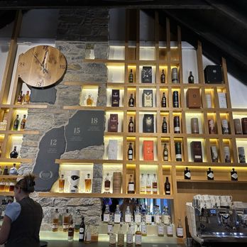 Glenfiddich Distillery - The tasting room. - Beer, Wine & Spirits Near Me - Moray, MRY Glenfiddich Distillery - The tasting room. - Beer, Wine & Spirits Near Me - Moray, MRY