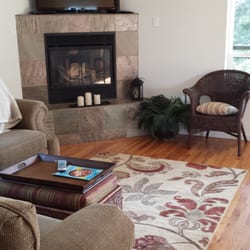 Yaquina Lighthouse View Beach House - FREE wifi and cable.. 2 minute walk to the beach.