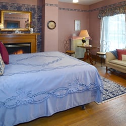 Candlelight Inn - Margaret's Room