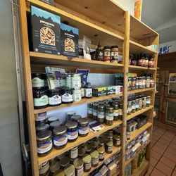 Ragged Point Inn Convenience Store - Lots of stuff to look and buy
