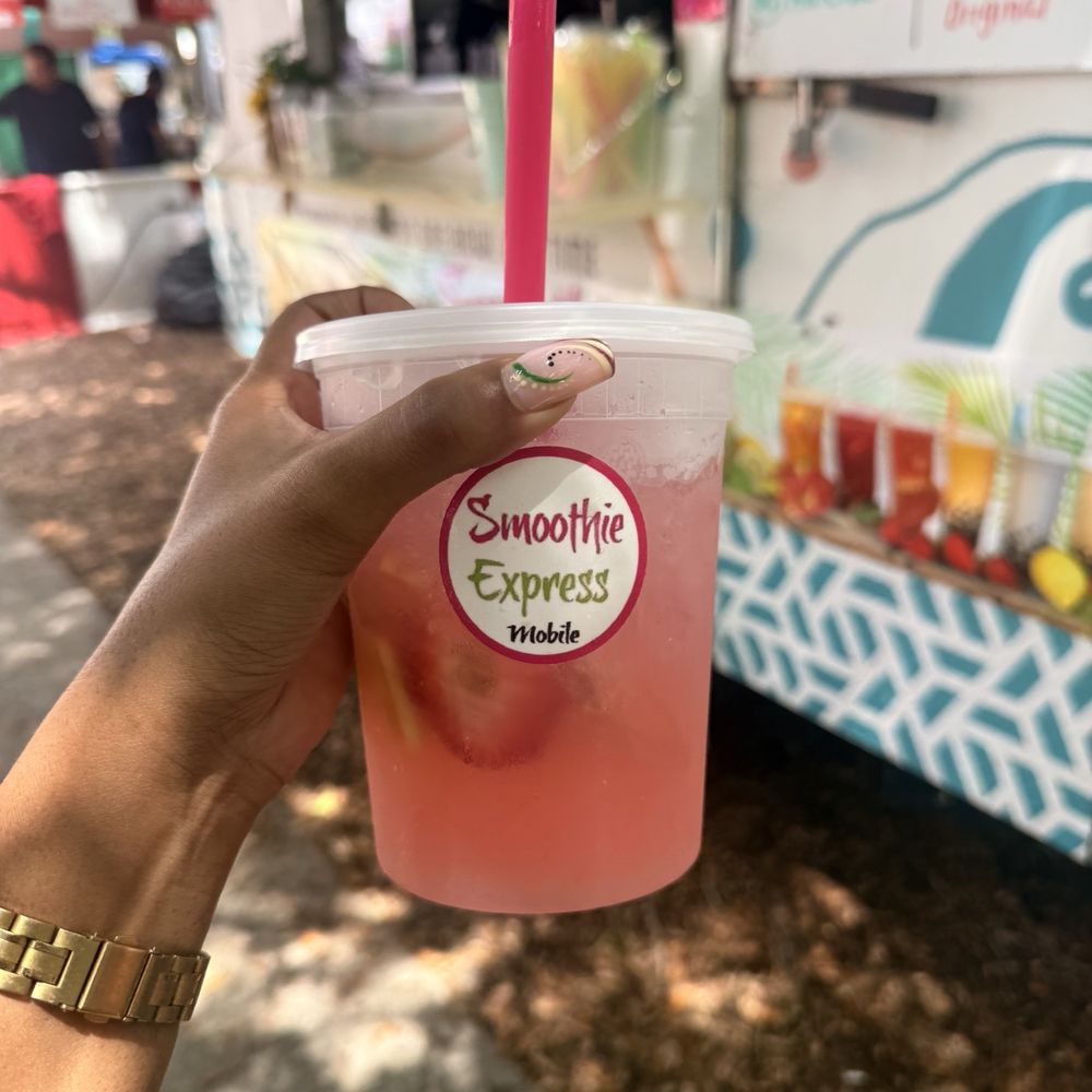 Smoothie Express Mobile - Mixed fruit strawberry lemonade - Food Trucks Near Me Smoothie Express Mobile - Mixed fruit strawberry lemonade - Food Trucks Near Me