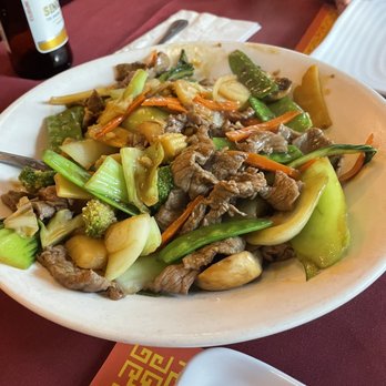 Merry Go Round - Beef and Vegetables - New American Near Me - Lone Pine, California Merry Go Round - Beef and Vegetables - New American Near Me - Lone Pine, California