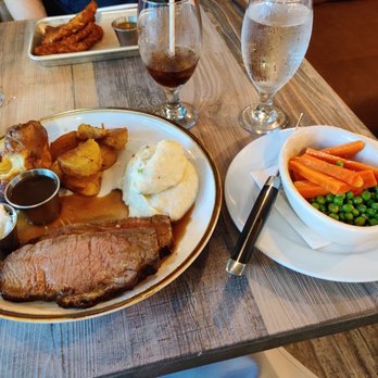 The Hunter's Hound - Sunday dinner - Bars Near Me - Chevy Chase, Maryland