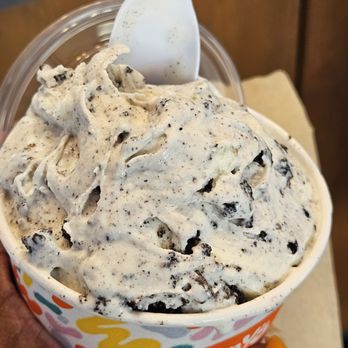 Amy's Ice Creams - a hand holding a cup of ice cream - Ice Cream & Frozen Yogurt Near Me - Austin, Texas Amy's Ice Creams - a hand holding a cup of ice cream - Ice Cream & Frozen Yogurt Near Me - Austin, Texas