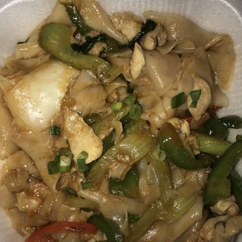 Asian Cafe - Drunken noodles with soggy veggies - Thai Near Me - Sacramento, California