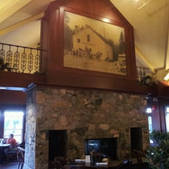 Longwood Brew Pub & Restaurant - Inside - Salad Near Me - Nanaimo, British Columbia