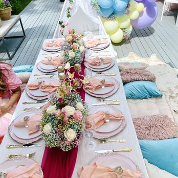 Hamptons Picnic Co - Beautiful birthday table set up in unicorn/pastel themed party - Party & Event Planning Near Me