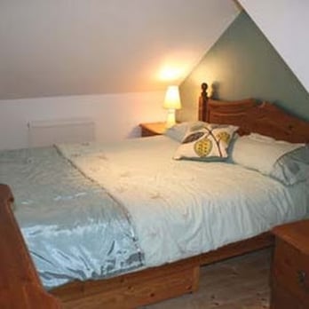 Ness View Cottage - Self Catering Rental - Master Double Bedroom - Vacation Rentals Near Me - Low Valleyfield, FIF