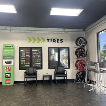 MrGoma Tires - Reception/Waiting Area - Wheel & Rim Repair Near Me - Miami, Florida MrGoma Tires - Reception/Waiting Area - Wheel & Rim Repair Near Me - Miami, Florida