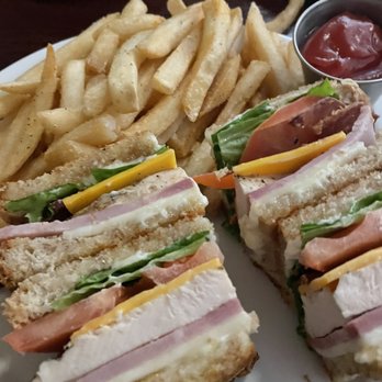 Fletcher's Kitchen & Tap - Mac Daddy Club - American Near Me - Swansea, Illinois Fletcher's Kitchen & Tap - Mac Daddy Club - American Near Me - Swansea, Illinois