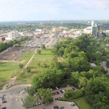 Skylon Tower - Sklon Tower Views (aka- the Ladybug Tower) - Canadian (New) Near Me - Niagara Falls, Ontario Skylon Tower - Sklon Tower Views (aka- the Ladybug Tower) - Canadian (New) Near Me - Niagara Falls, Ontario