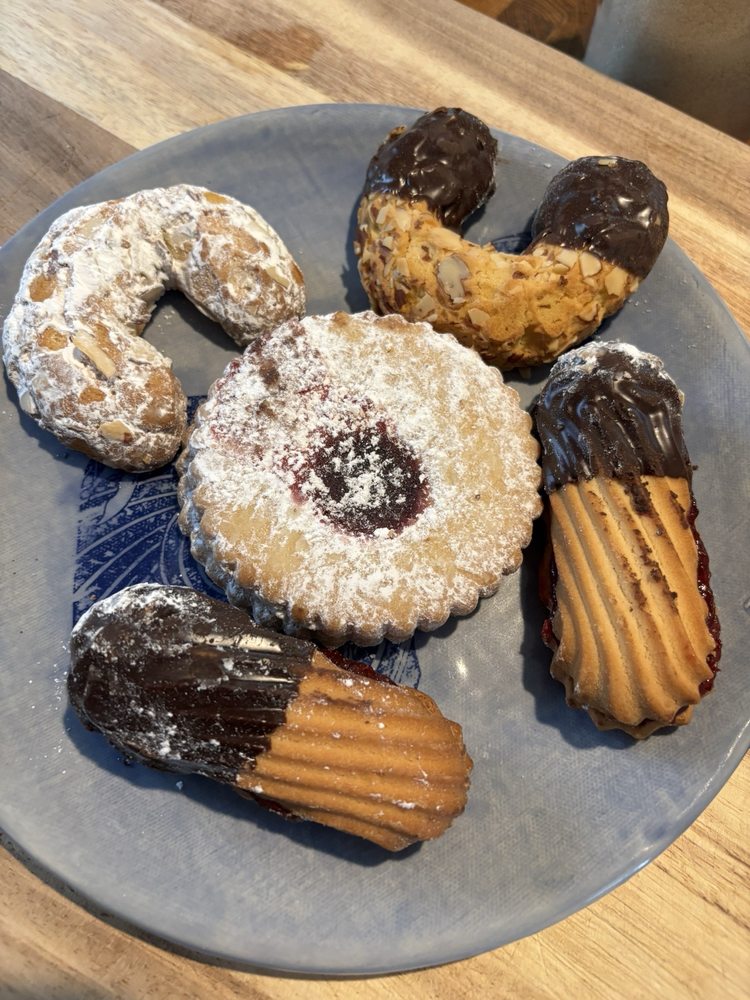 Nino's Bakery