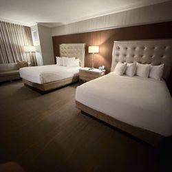 Pala Casino Spa Resort - 2 queen room - room 637