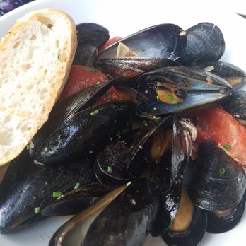 Blackwall Hitch - Mussels 3 ways - New American Near Me - Baltimore, Maryland