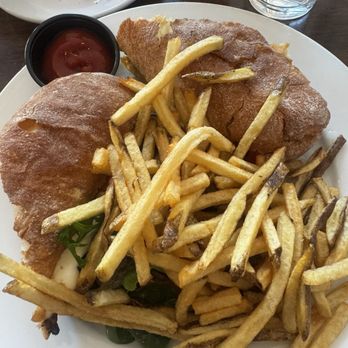 Brasserie - Chicken capers with fries - French Near Me - Tenafly, New Jersey