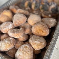 Munchi Box - Party platter of malasadas for your next occasion! Just pre order and they'll have it ready for pick up.