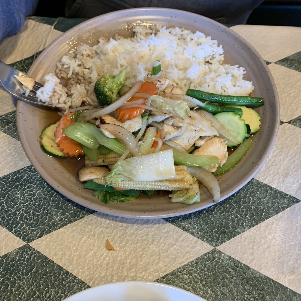 Bangkok 54 - Chicken and vegetables - Thai Near Me - Chapel Hill, North Carolina Bangkok 54 - Chicken and vegetables - Thai Near Me - Chapel Hill, North Carolina