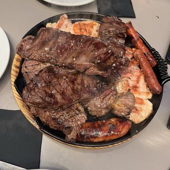 Venta El Buscón - Meat plate (also comes w salad and fries) - Tapas/Small Plates Near Me - Madrid, M