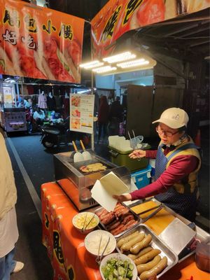 Liuhe Night Market by null