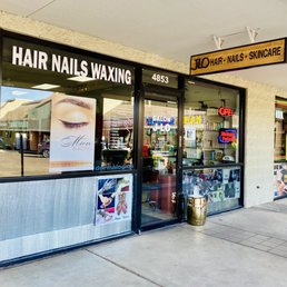 Exterior outside entrance of Salon J-Lo - 3-18-2021 - Scottsdale, Arizona Exterior outside entrance of Salon J-Lo - 3-18-2021 - Scottsdale, Arizona