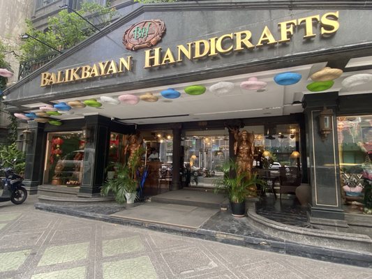 Balikbayan Handicrafts by null