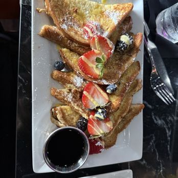 Fusion Vibes Kitchen + Lounge - French toast - African Near Me - Richardson, Texas