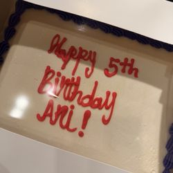 Mariano's - This is the cake I picked up. Completely boring and looks like I did it myself.