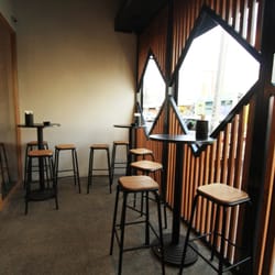 On It Burgers - Cool outdoor seating area out front