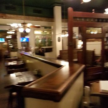 Murphy's Bar & Grill - Irish Pub Near Me - Honolulu, Hawaii