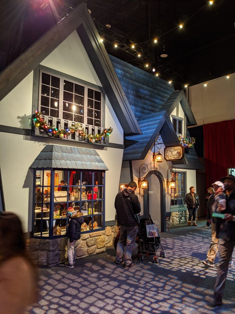 ice-at-the-gaylord-national-national-harbor-roadtrippers