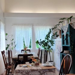 Paisley’s Tea Room - Paisley's Tea Room Seating Area