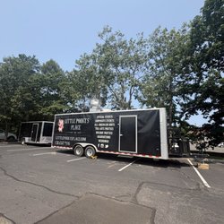 Little Porky’s Place - The cart/ truck