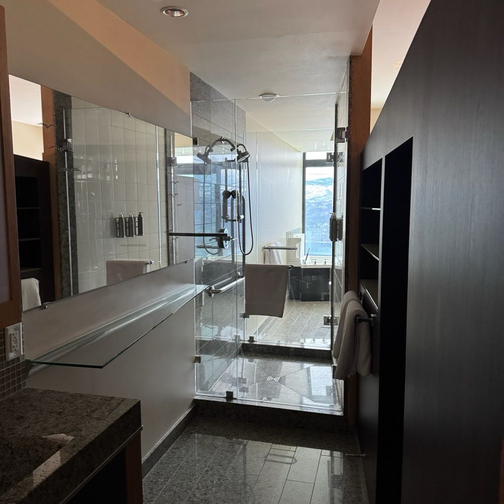 Sparkling Hill Resort & Spa - Bathroom with a view - Resorts Near Me - Vernon, British Columbia Sparkling Hill Resort & Spa - Bathroom with a view - Resorts Near Me - Vernon, British Columbia