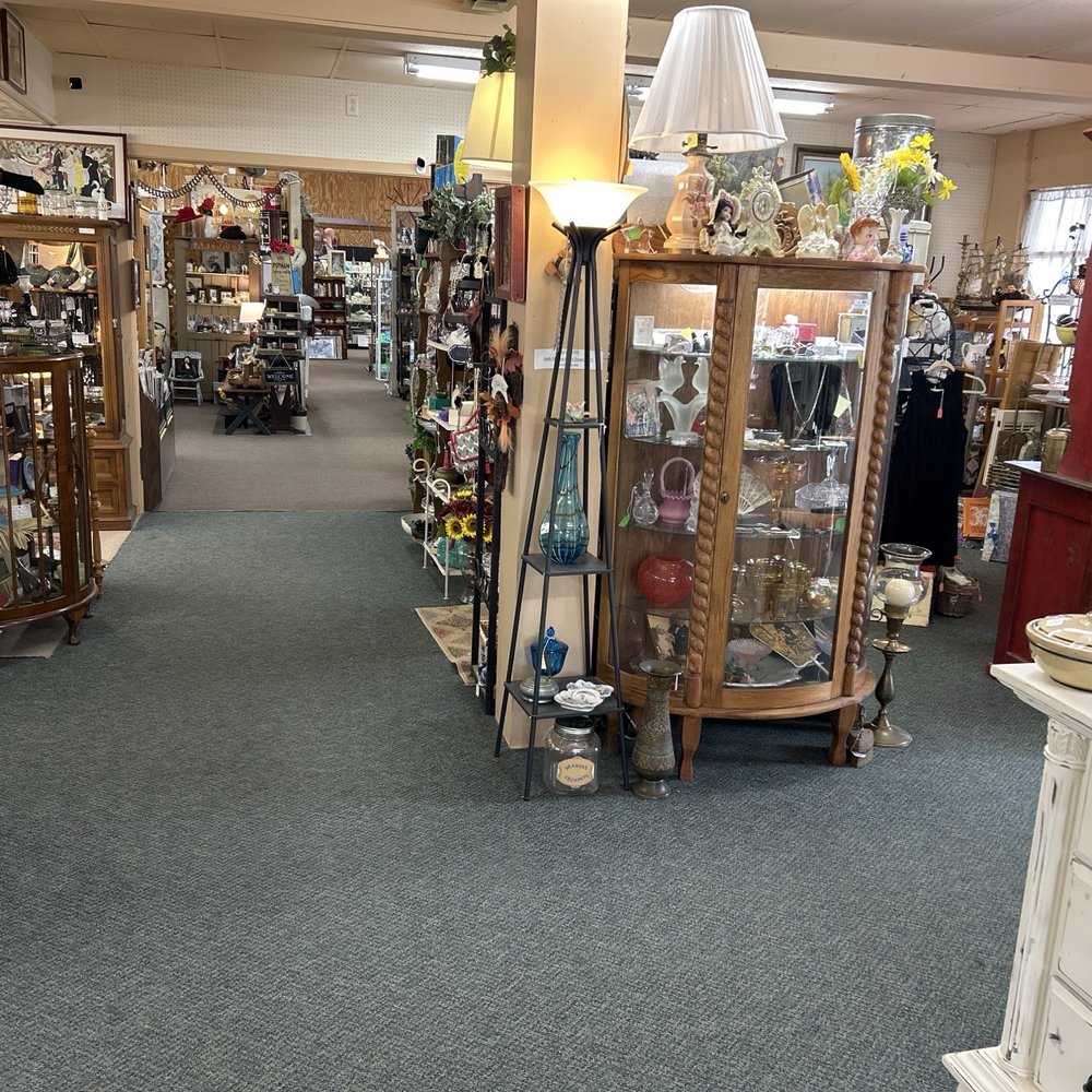 Red Baron Antique Mall - Antiques Near Me - Fredericksburg, Texas Red Baron Antique Mall - Antiques Near Me - Fredericksburg, Texas