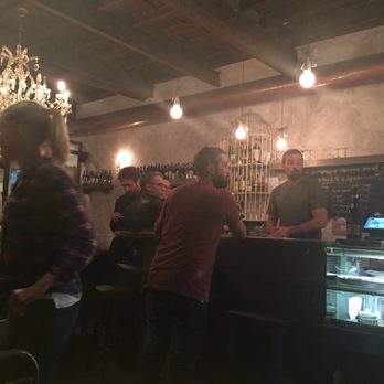 Barzilai - Chill wine bar with extensive menu - Salad Near Me - Rome, RM