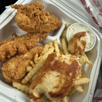 Raising Cane's Chicken Fingers - 3 piece combo - Fast Food Near Me - Seekonk, Massachusetts Raising Cane's Chicken Fingers - 3 piece combo - Fast Food Near Me - Seekonk, Massachusetts