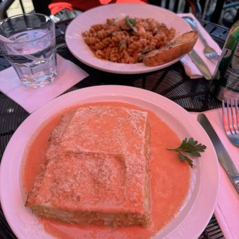 Caffe Paradiso - Chicken lasagna - Cafes Near Me - Brentwood, California