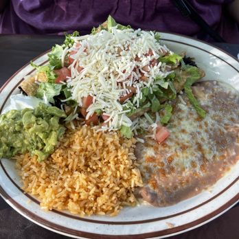 Casa Mendoza - Taquitos plate - Mexican Near Me - Three Rivers, California Casa Mendoza - Taquitos plate - Mexican Near Me - Three Rivers, California