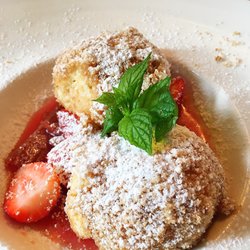 Safenhof - Erdbeer - Topfen Knödel