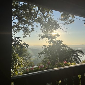 Lookout Mountain Riverview Inn - View from private balcony - Hotels Near Me - Chattanooga, Tennessee Lookout Mountain Riverview Inn - View from private balcony - Hotels Near Me - Chattanooga, Tennessee