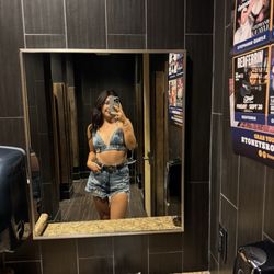 Shop Israella