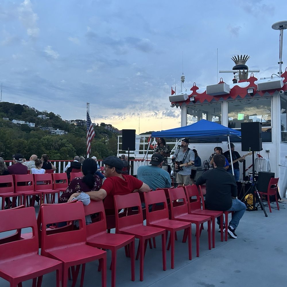 Top deck with live music